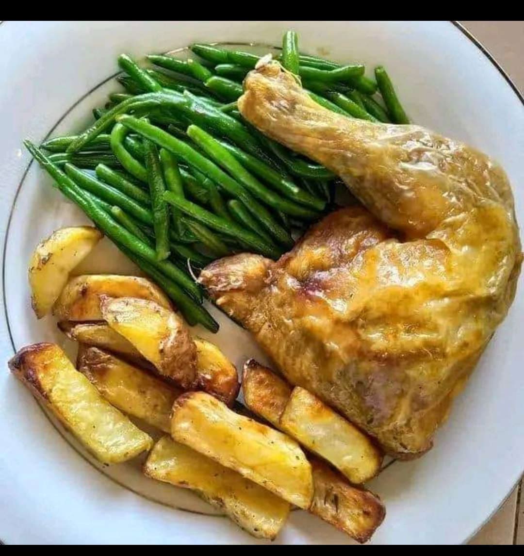 Chicken and fried Irish potatoes with stew